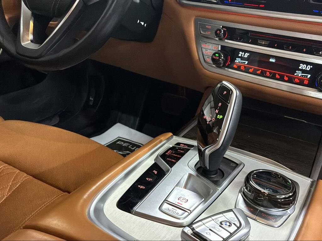 BMW Serie 7 740d xDrive - Foto 791