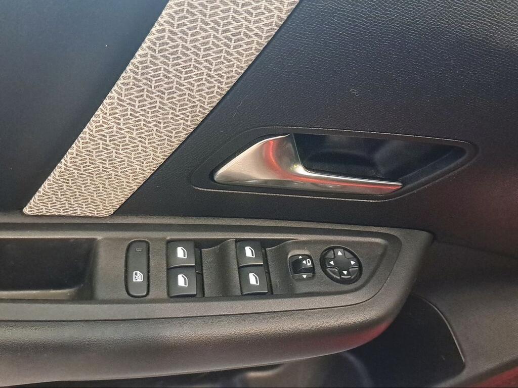 Citroën C4 PureTech 130 S&S 6v Shine - Foto 592