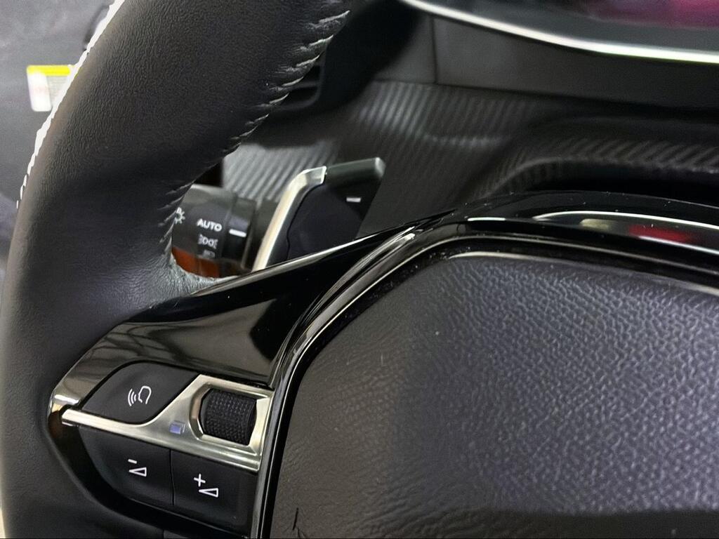 Peugeot 2008 Allure Pack BlueHDI 130 S&S EAT8 - Foto 1593