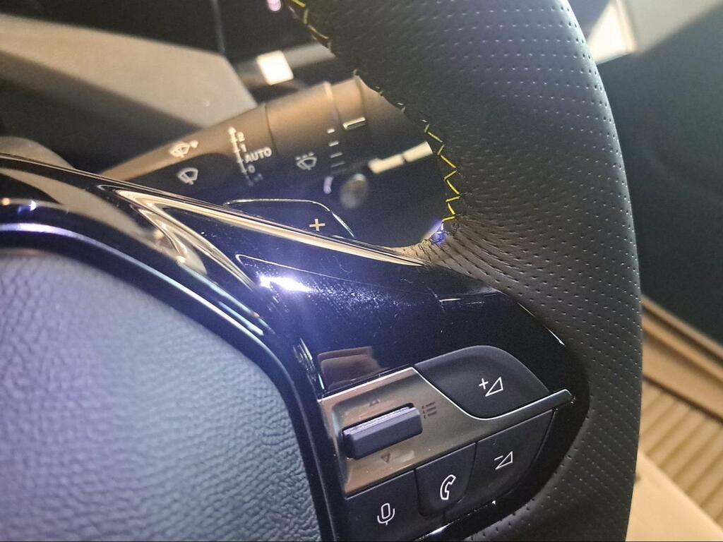 Peugeot e-408 GT Eléctrico 210 (157 Kw) - Foto 434