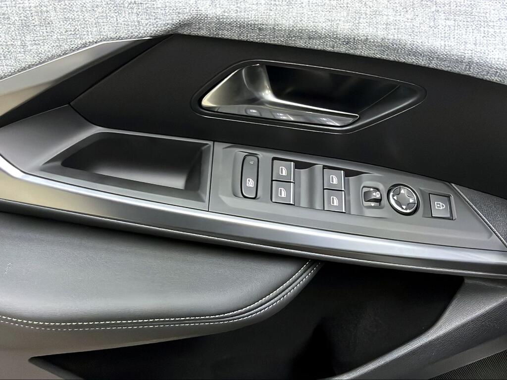 Peugeot e-3008 GT Eléctrico 210 (157 kW) - Foto 338