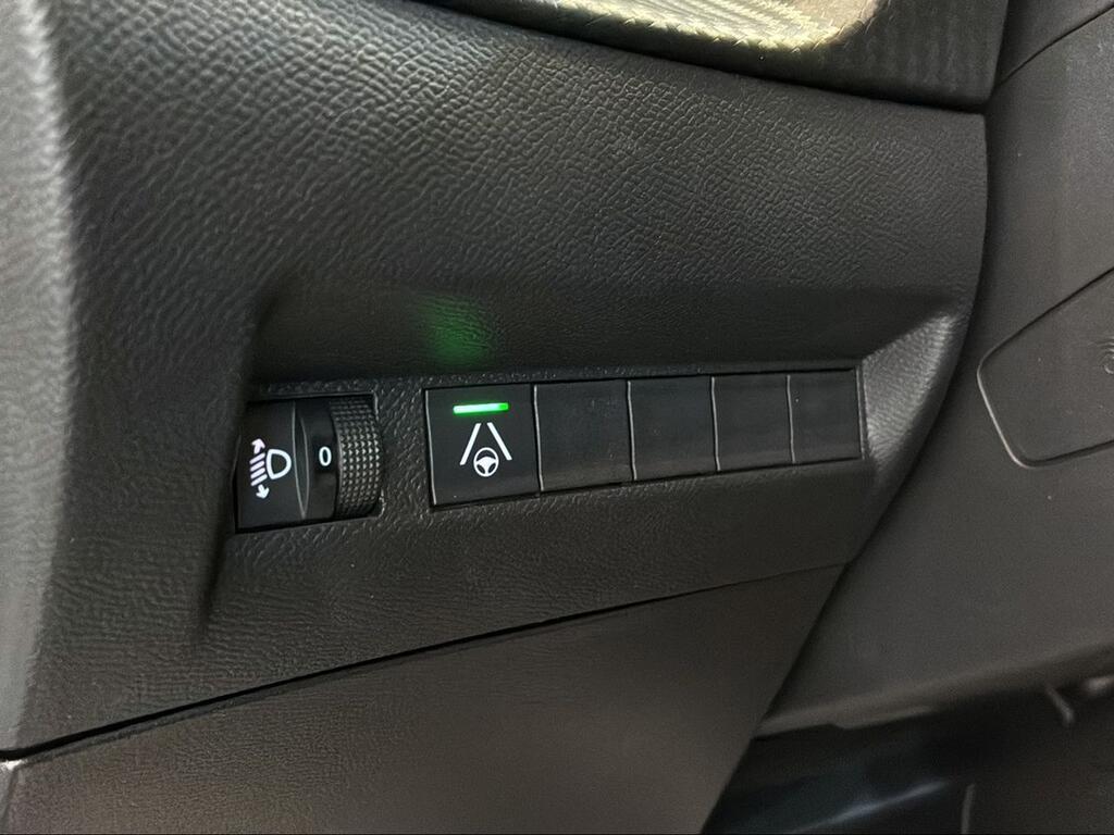 Peugeot 208 Allure HYBRID 110 eDCS6 - Foto 1435