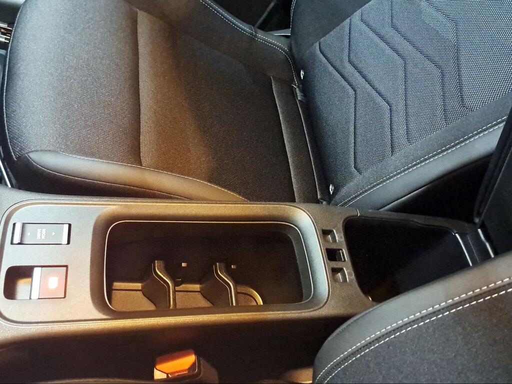Jeep Avenger 1.2 eHybrid 74kW (100CV) Altitude - Foto 517