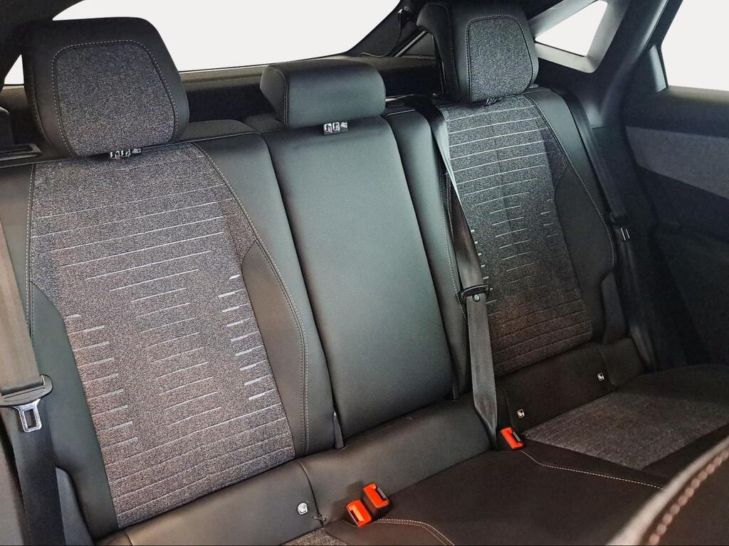 Peugeot e-3008 Allure Eléctrico 157kW - Foto 378