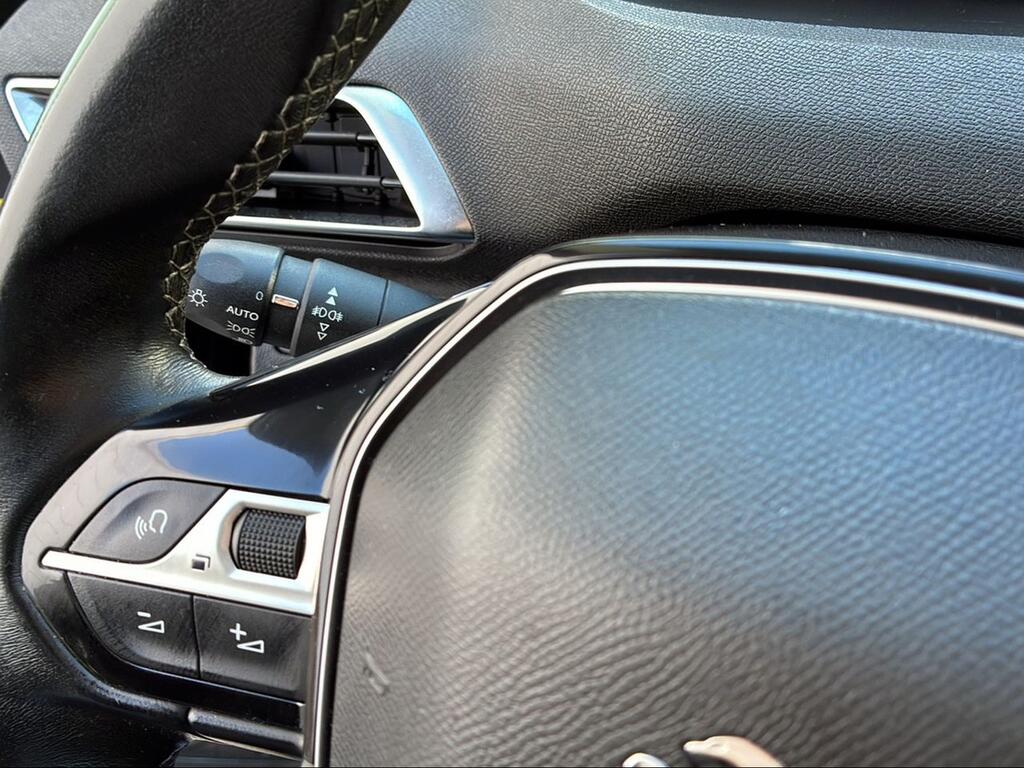 Peugeot 3008 1.5 BlueHDi 96kW (130CV) S&S Allure - Foto 315