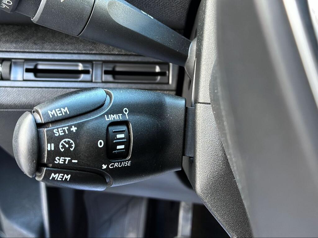 Peugeot 3008 1.5 BlueHDi 96kW (130CV) S&S Allure - Foto 317