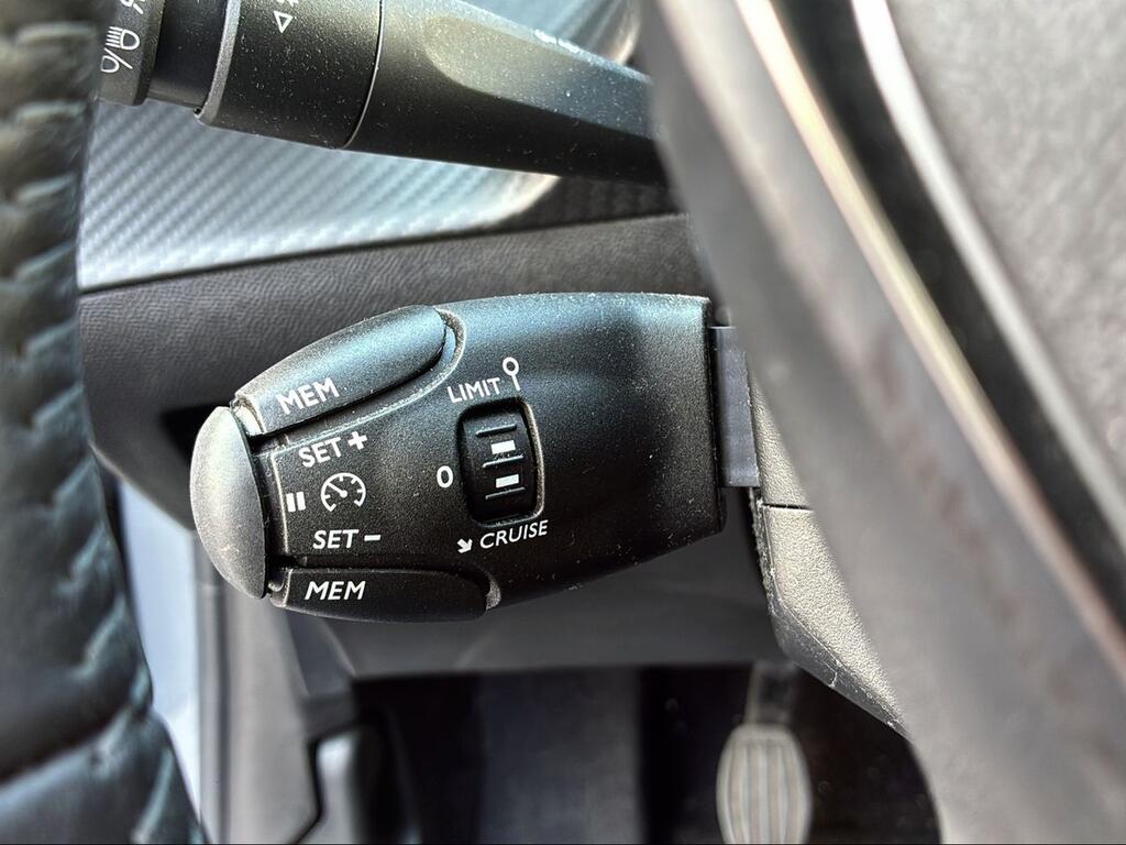 Peugeot 208 Active Puretech 75 - Foto 1051