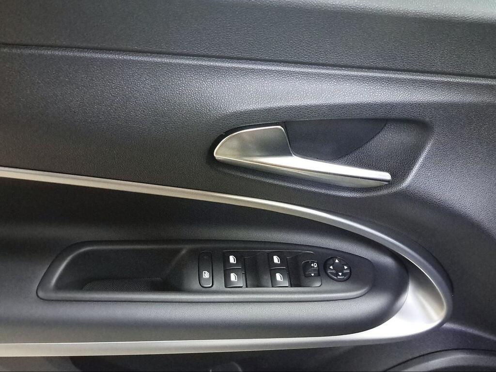 Jeep Avenger 1.2 eHybrid 74kW (100CV) Summit - Foto 564