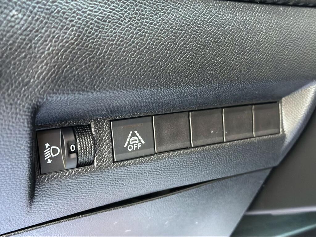 Peugeot 2008 Active Pack Puretech 100 S&S 6 Vel. MAN - Foto 1284