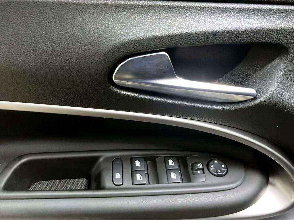 Jeep Avenger BEV 115kW (156CV) Summit - Foto 588