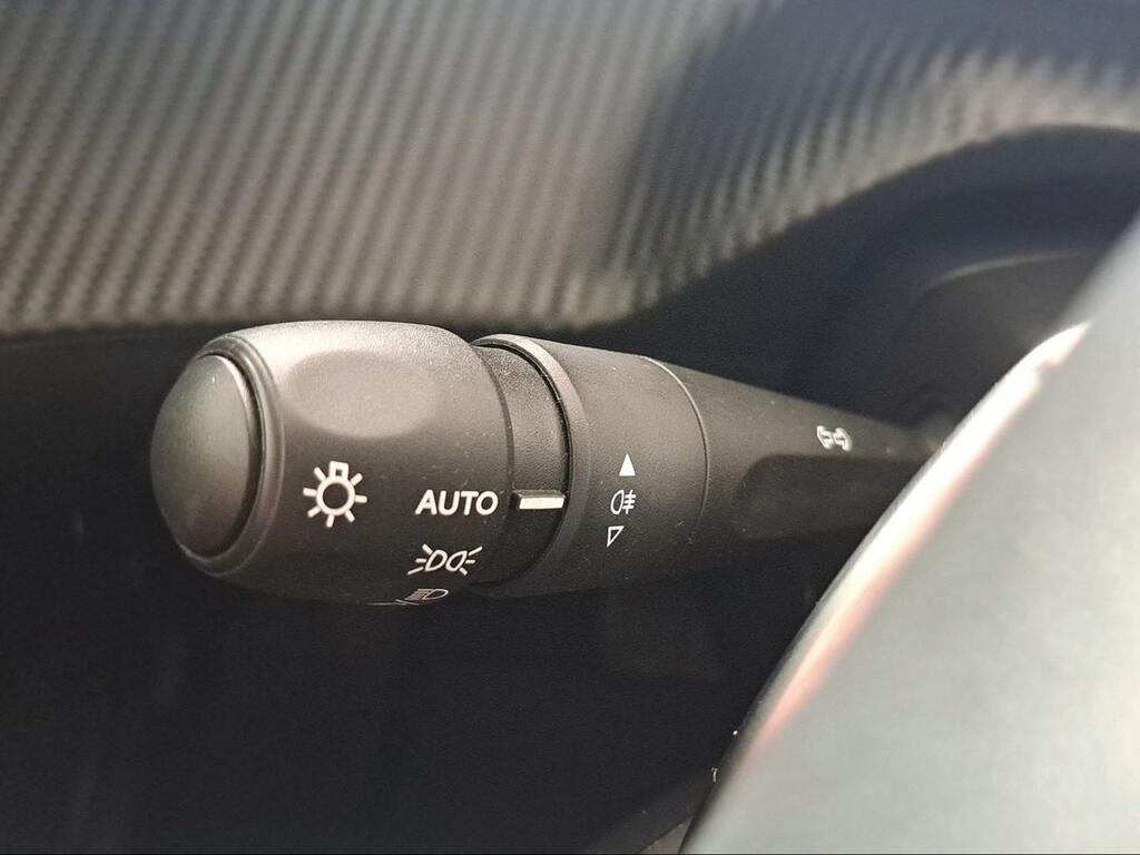 Peugeot 2008 N2008 Allure Hybrid 145 eDCS6 - Foto 1270