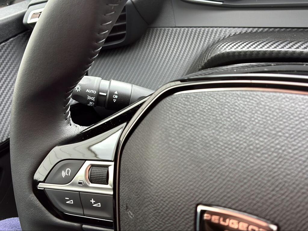 Peugeot 208 Allure Gasolina 100 S&S 6 Vel. MAN - Foto 1715
