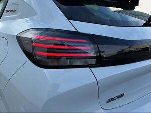 Peugeot 208 Style HYBRID 110 eDCS6