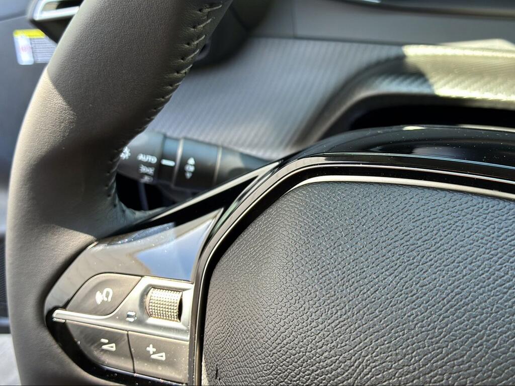 Peugeot 208 Allure HYBRID 110 eDCS6 - Foto 1573