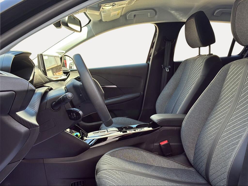 Peugeot 208 Allure HYBRID 110 eDCS6 - Foto 1558