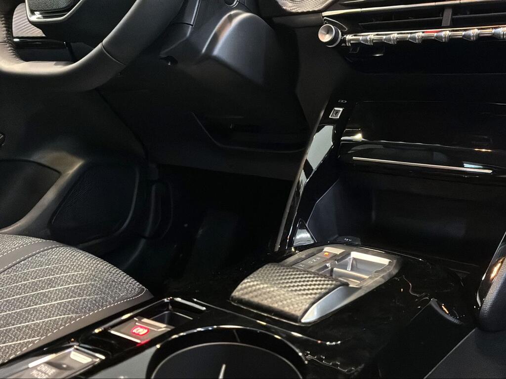 Peugeot 208 Allure HYBRID 110 eDCS6 - Foto 1518
