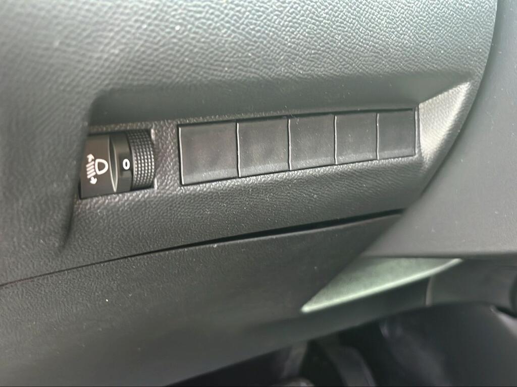 Peugeot 208 Active HYBRID 100 eDCS6 - Foto 697
