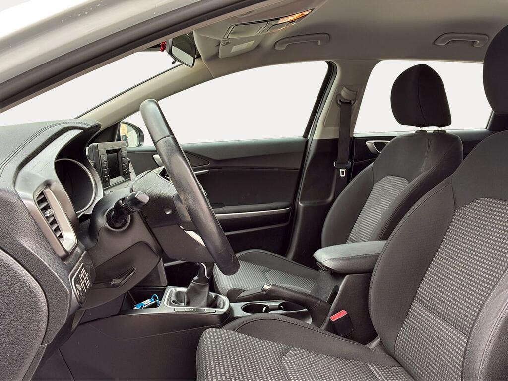 Kia Ceed 1.6 CRDi 85kW (115CV) Concept - Foto 106