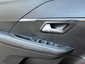 Peugeot 208 Allure HYBRID 110 eDCS6