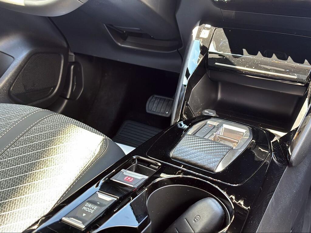 Peugeot 208 Allure HYBRID 110 eDCS6 - Foto 1311