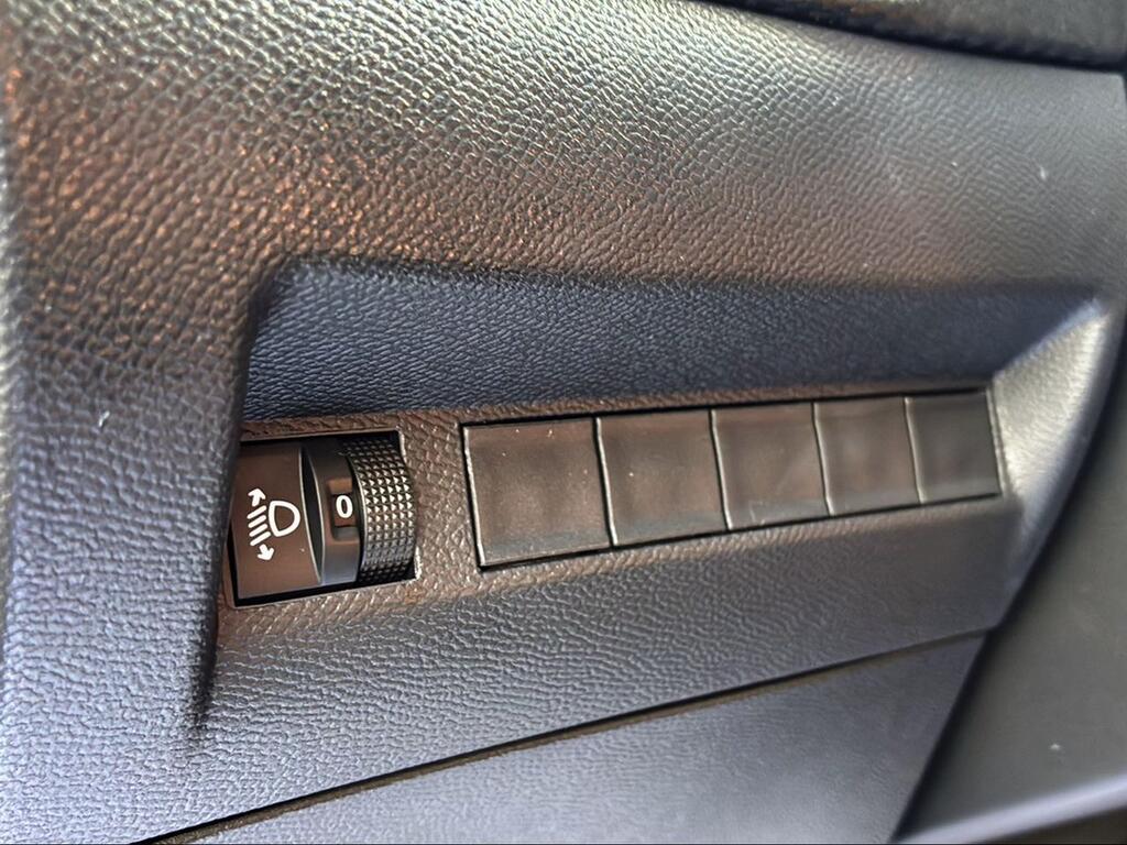 Peugeot 208 Allure HYBRID 110 eDCS6 - Foto 1315