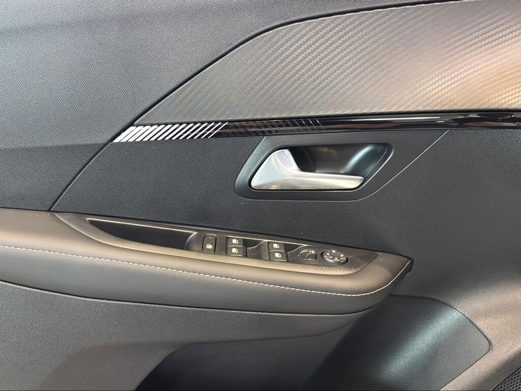 Peugeot 208 Allure HYBRID 110 eDCS6 - Foto 1157