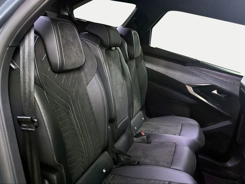 Peugeot 5008 1.2 100KW GT eDCS6 - Foto 477