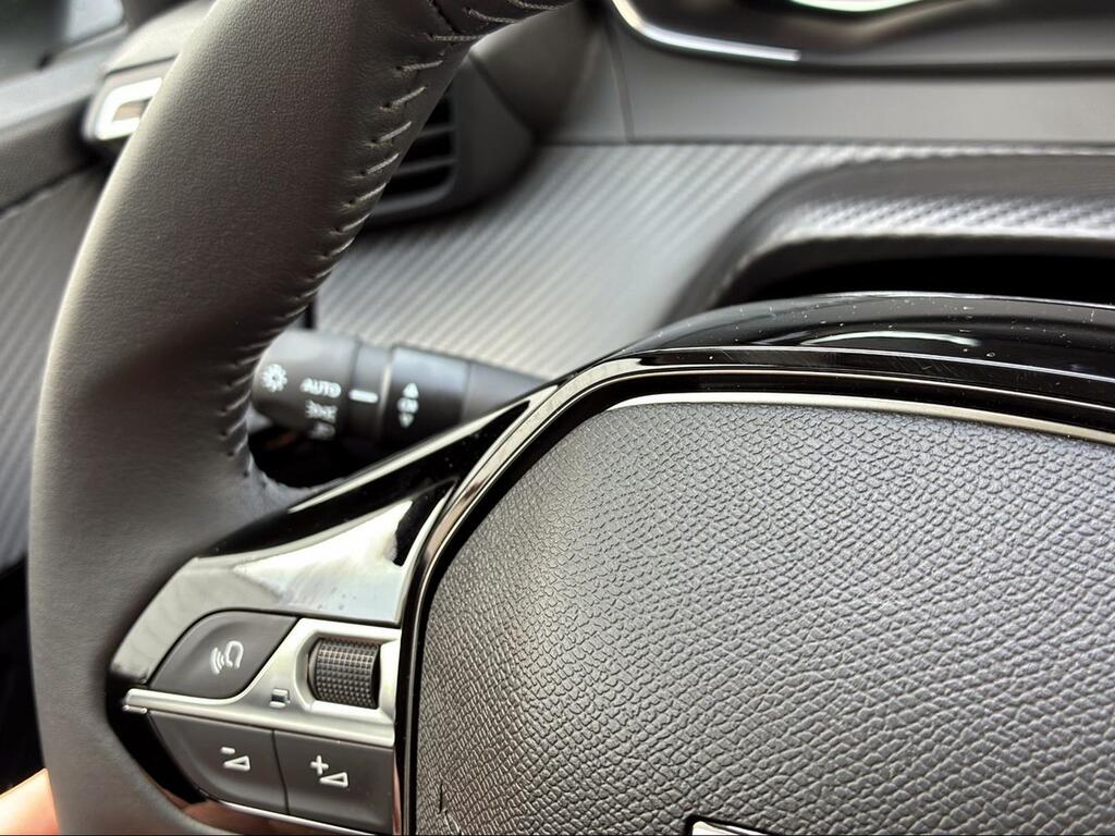 Peugeot 208 Style Gasolina 100 S&S 6 Vel MAN - Foto 641