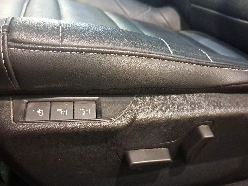 Citroën C4 PureTech 130 S&S 6v Shine - Foto 511
