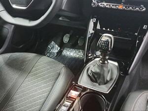 Peugeot 2008 Allure Gasolina 100 S&S 6 Vel. MAN